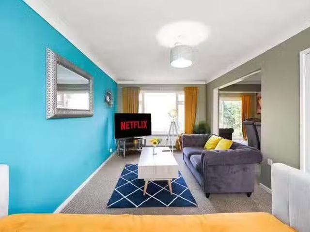 Unique 4 BR Kings Walk