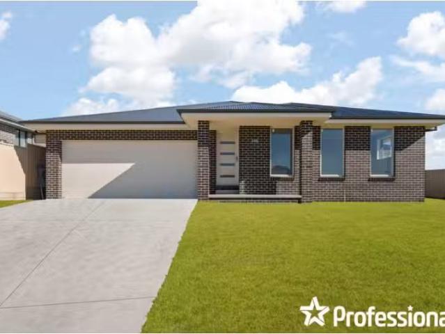 Just in! 4 BR 146 Hughes Street, Kelso House for rent Listed.