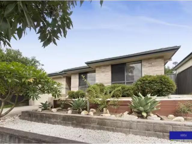 Just in! 4 BR 157 Northlakes Drive, CAMERON PARK House for ren.