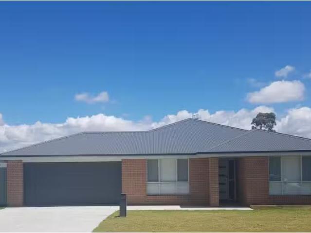For Rent! 4 BR 15 Vendetta Street, Nowra House for rent Liste.