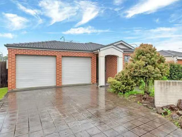 Nice 4 BR 16 Corkwood Place, Acacia Gardens, NSW 2763