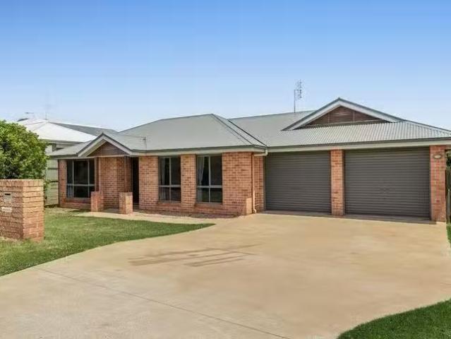 Unique 4 BR 16 Sportsman Drive, Kleinton, QLD 4352