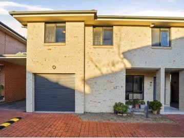 Rental! 4 BR 18/29 31 O'brien Street, MOUNT DRUITT Townhouse f.