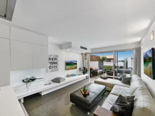Cozy 4 BR 194 Evans Street, Rozelle House for rent Listed by.
