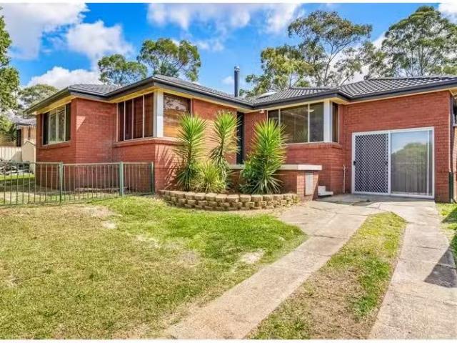 Cozy 4 BR 19 Allsopp Drive, CAMBRIDGE GARDENS House for rent.