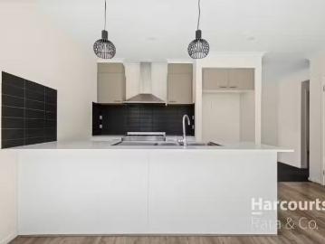 Nice 4 BR 19 Laurina Street, Kalkallo, VIC 3064 House for Rent