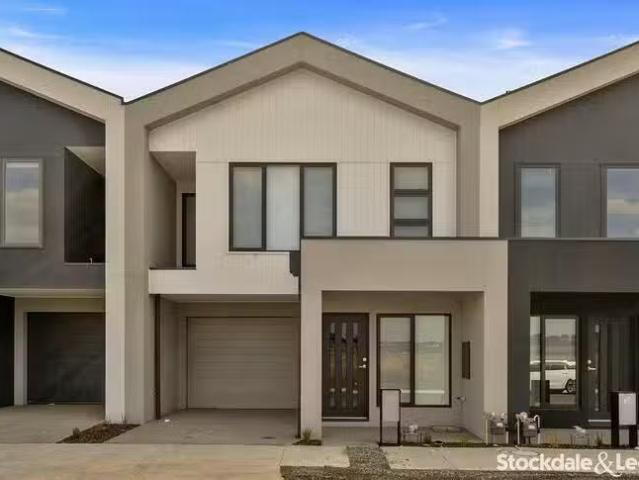 Charming 4 BR 102 Farm Crescent, Donnybrook, VIC 3064
