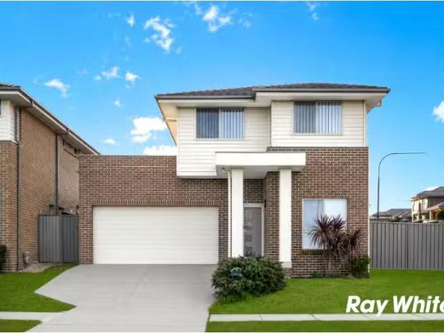 Charming 4 BR 105 Brighton Street, RIVERSTONE House for rent.