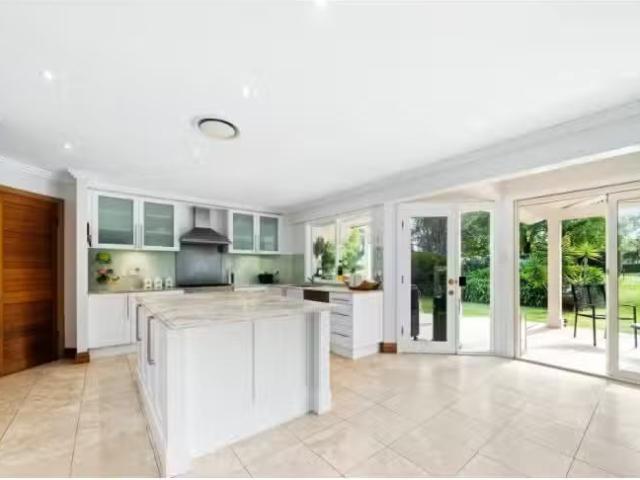 Cozy 4 BR 10 Arrunga Road, Arcadia House for rent Listed by D.