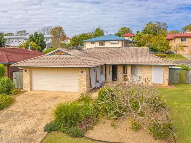 Cheap 4 BR 10 Banksia Drive, GYMPIE, QLD 4570 House for Rent