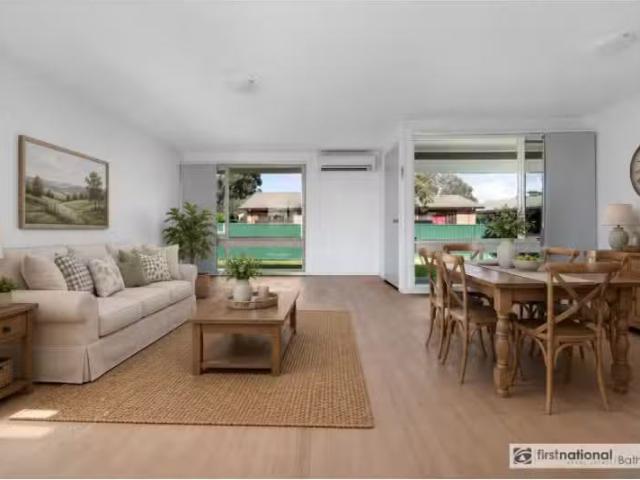 Rental! 4 BR 10 Winslow Place, West Bathurst House for rent L.