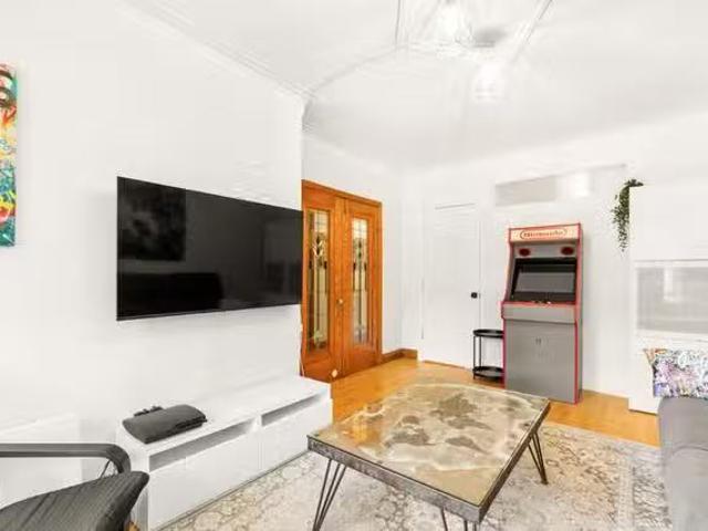 For Rent! 4 BR 10e Avenue