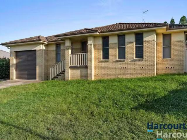 Just in! 4 BR 1/17 Fairview Place, Cessnock, NSW 2325 Duplex.