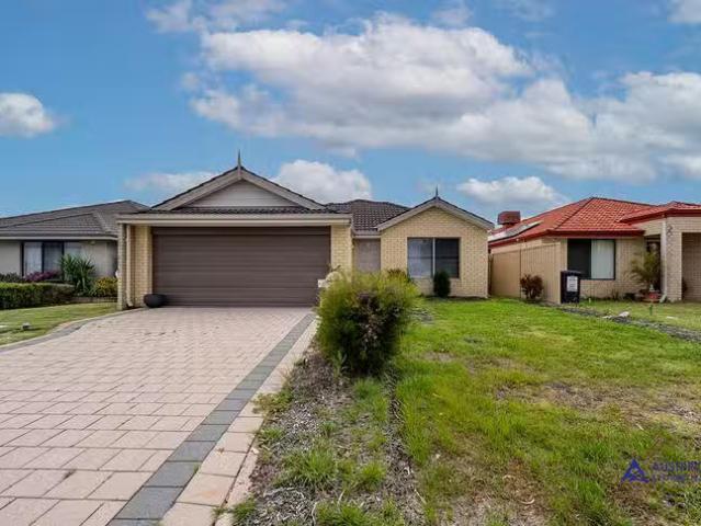 Cozy 4 BR 116 Amherst Road, Canning Vale, WA 6155