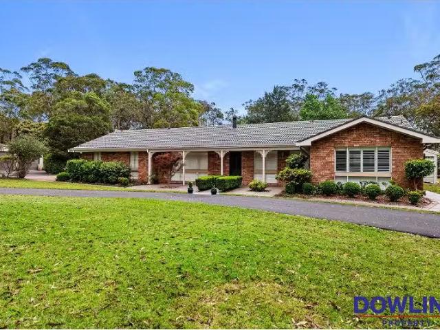 Charming 4 BR 11 Boyd Bvd, MEDOWIE House for rent Listed by R.