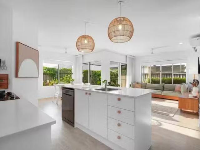Cheap 4 BR 11 Felder Street, PALMVIEW, QLD 4553 House for Rent