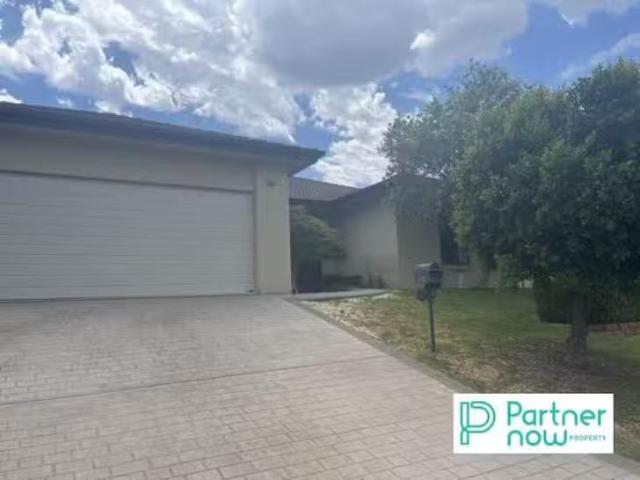 Deal! 4 BR 11 Woodside Road, East Tamworth, NSW 2340