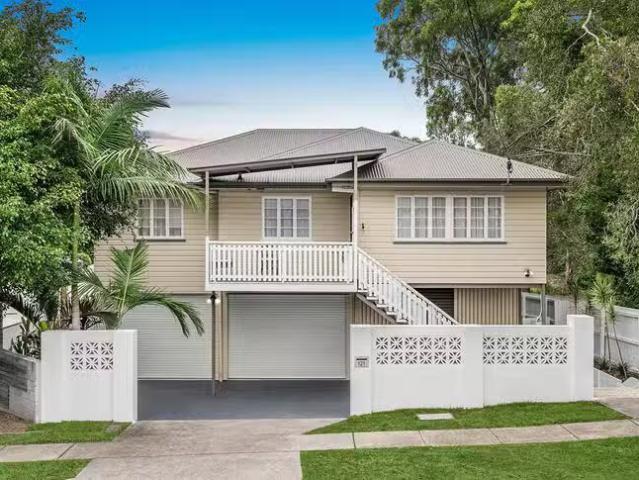Nice 4 BR 121 Stannard Road, Manly West, QLD 4179