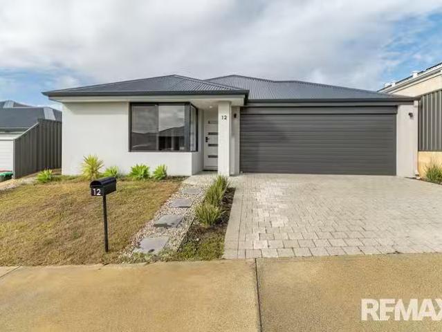 Deal! 4 BR 12 Genesis Road, Eglinton, WA 6034