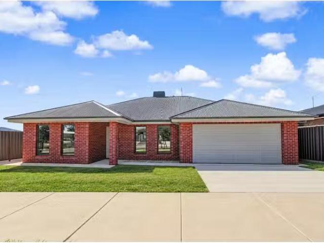 Rental! 4 BR 136 Mulgara Drive, THURGOONA House for rent List.