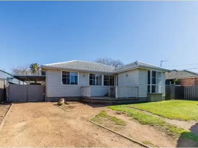 Rental! 4 BR 1 Wilkins Street, DUBBO House for rent Listed by.