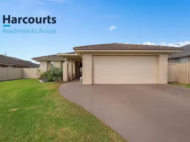 Charming 4 BR 24 Primrose Drive, Hamlyn Terrace, NSW 2259 Ho.