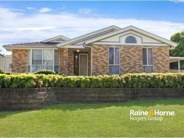 For Rent! 4 BR 24 St Lawrence Avenue, BLUE HAVEN House for ren.