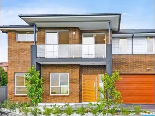 Just in! 4 BR 24A Mount Street, Constitution Hill Townhouse fo.