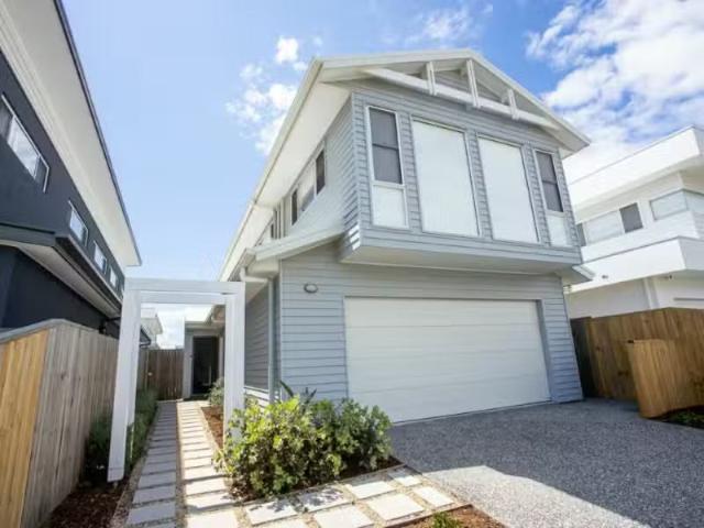 For Rent! 4 BR 25 Seaside Drive, KINGSCLIFF House for rent Li.