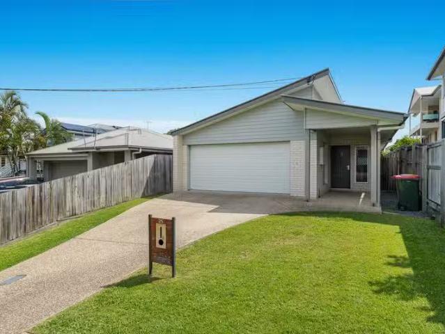 Rental! 4 BR 25 Whites Road, MANLY WEST, QLD 4179 House for.