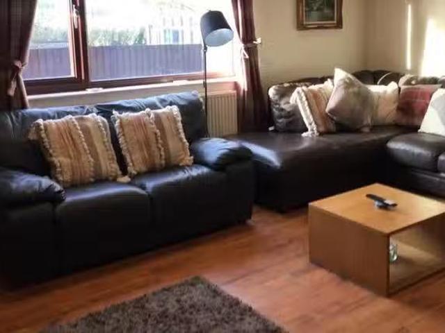 Nice 4 BR 25M8+9V Carlisle