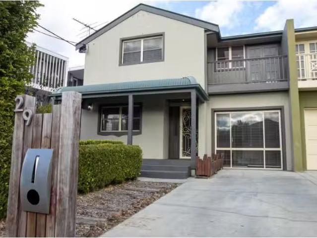 Nice 4 BR 29A Edinburgh Drive, Revesby Heights Townhouse for r.