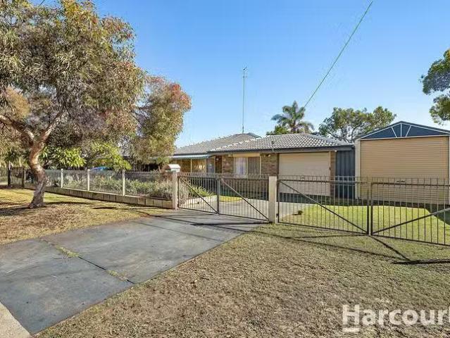 Cozy 4 BR 21 Steerforth Drive, Coodanup, WA 6210