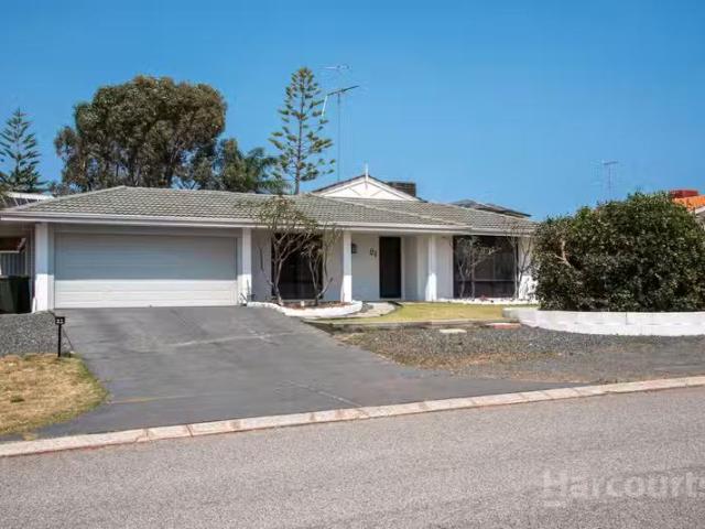 Deal! 4 BR 21 Silvertop Avenue, HALLS HEAD, WA 6210 House fo.