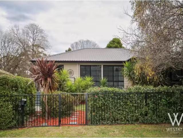 For Rent! 4 BR 22 Lawson Crescent, Orange House for rent List.