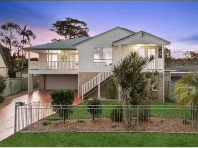 Deal! 4 BR 22 Sunset Boulevard, TWEED HEADS WEST House for ren.