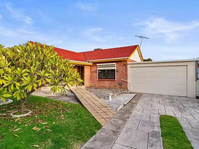 Deal! 4 BR 23 Thorne Crescent, Mitchell Park, SA 5043