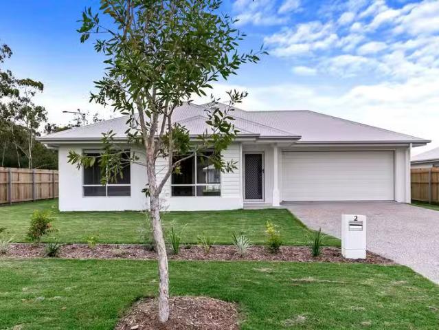 Just in! 4 BR 2 Distant Waters Court, BURRUM HEADS, QLD 4659.
