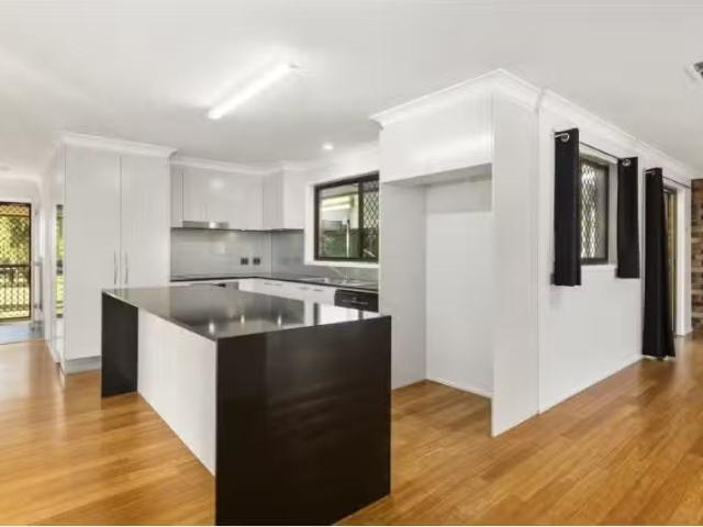 For Rent! 4 BR 34 Mc Leod Street, Condong House for rent List.
