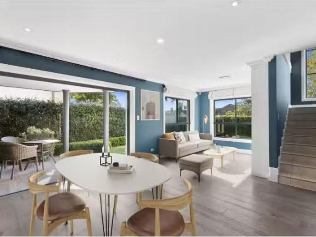Rental! 4 BR 3/71 Caringbah Road, Caringbah Townhouse for rent.