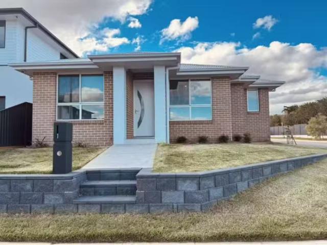 Cheap 4 BR 37 Capote Street, Leppington House for rent Listed.