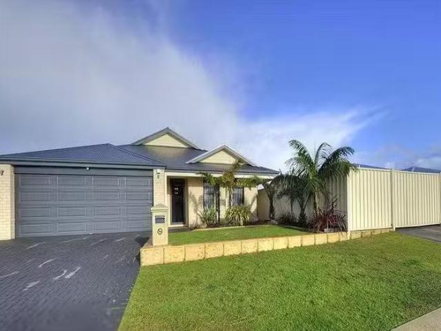 For Rent! 4 BR 37 Kimberley Drive, Secret Harbour, WA 6173