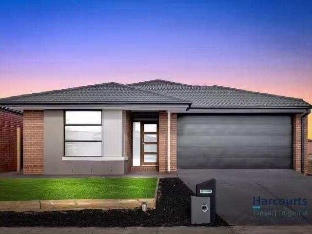 Nice 4 BR 37 Stockmans Drive, TRUGANINA, VIC 3029 House for.
