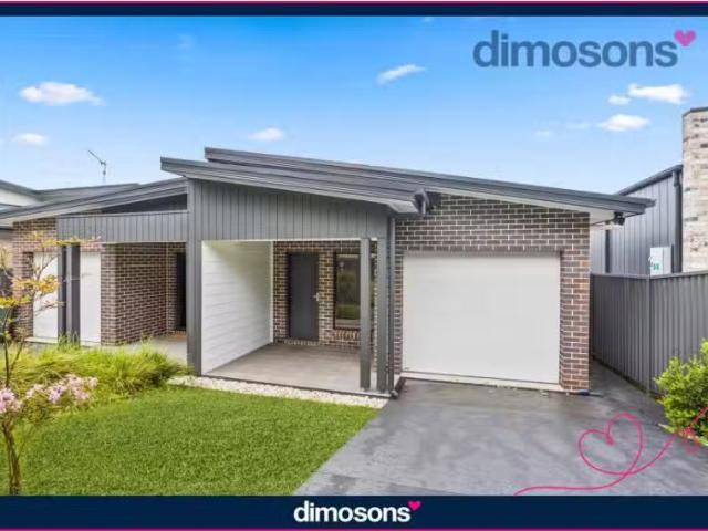 Rental! 4 BR 37A Candelo Place, Tullimbar Townhouse for rent.