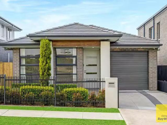 Nice 4 BR 39 Moon Street, Leppington, NSW 2179