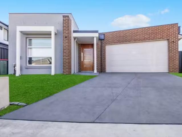 Cheap 4 BR 39 Agland Avenue, Marsden Park House for rent List.