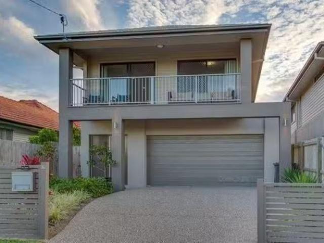 Cheap 4 BR 30 Everton Terrace, EVERTON PARK, QLD 4053 House.