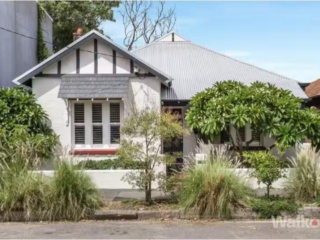 Charming 4 BR 31 Bruce Street, Cooks Hill House for rent List.