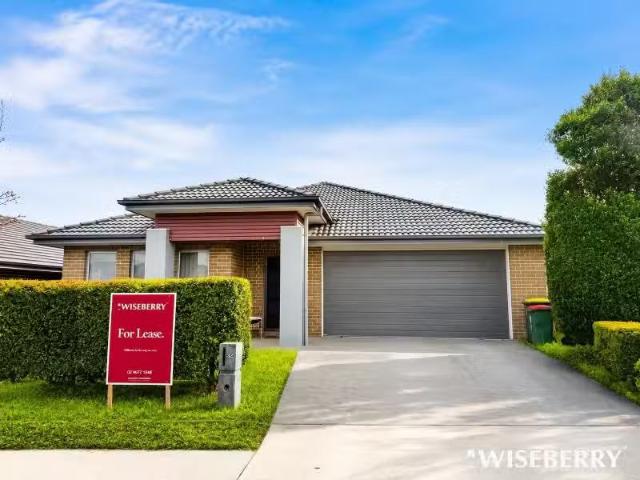 Deal! 4 BR 32 Ambrose Street, Oran Park House for rent Listed.