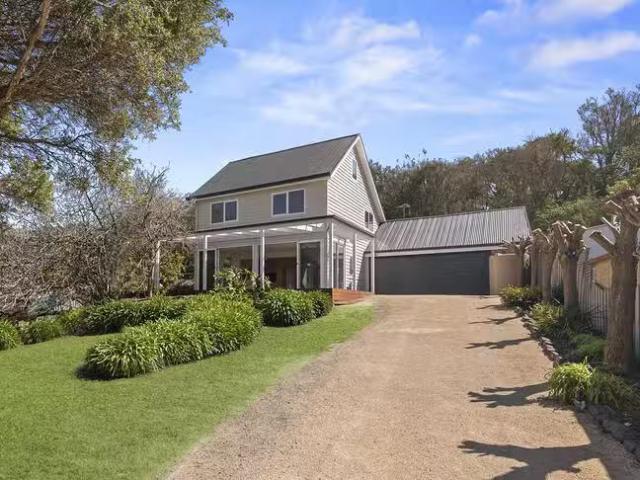 Just in! 4 BR 32 Inala Street, Rye, VIC 3941